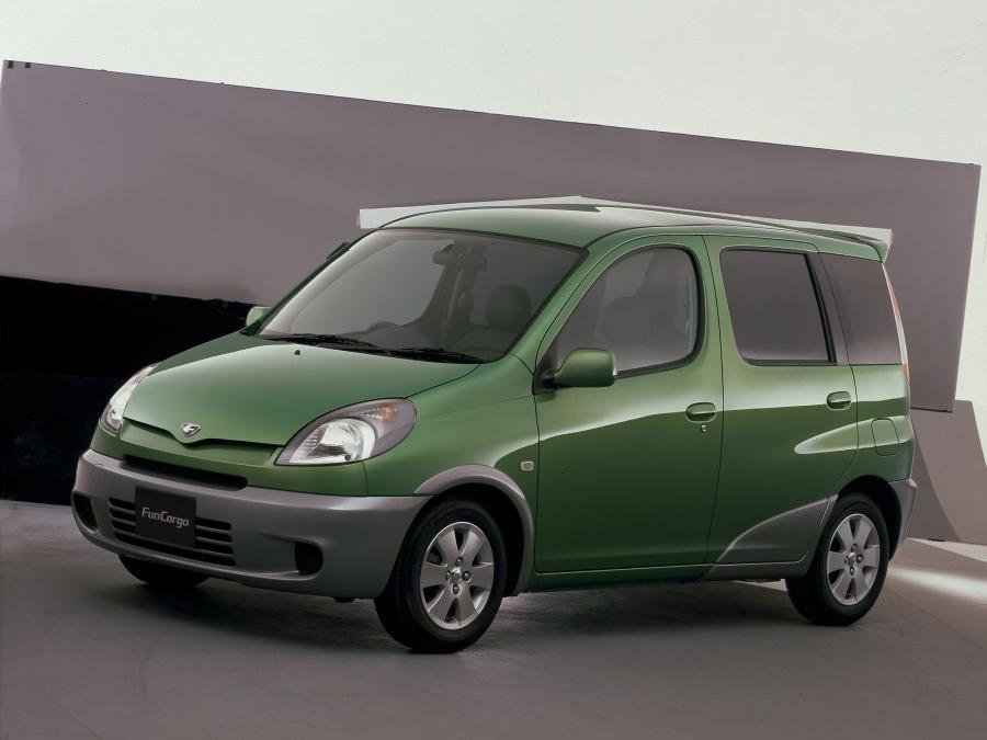  Toyota FunCargo 1999 года  (фото 3 из 4)